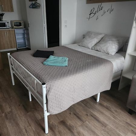 Studio Avec Terrasse Troarn المظهر الخارجي الصورة